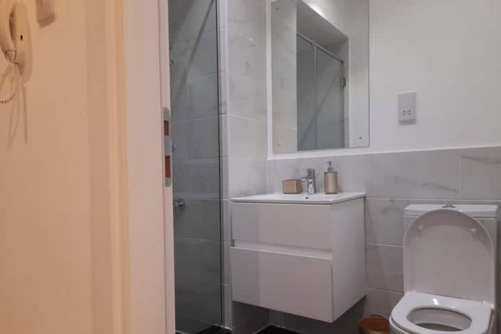 毛巾、肥皂、卫生纸