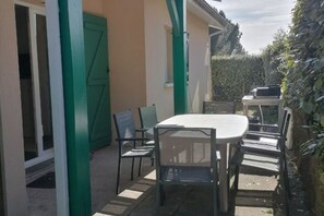 Outdoor dining - 🏖️ Vacances entre plage et forêt à Bias (40) - Calm, nature and relaxation guaranteed (Bias)