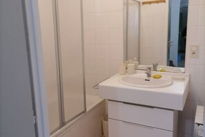 Hair dryer, soap - 🏖️ Vacances entre plage et forêt à Bias (40) - Calm, nature and relaxation guaranteed (Bias)