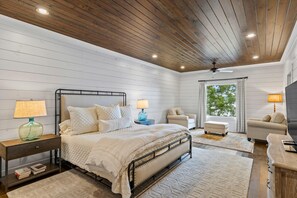 4 عدّة غرف نوم ومكواة/لوح كي وخدمة الإنترنت وملاءات أسرّة