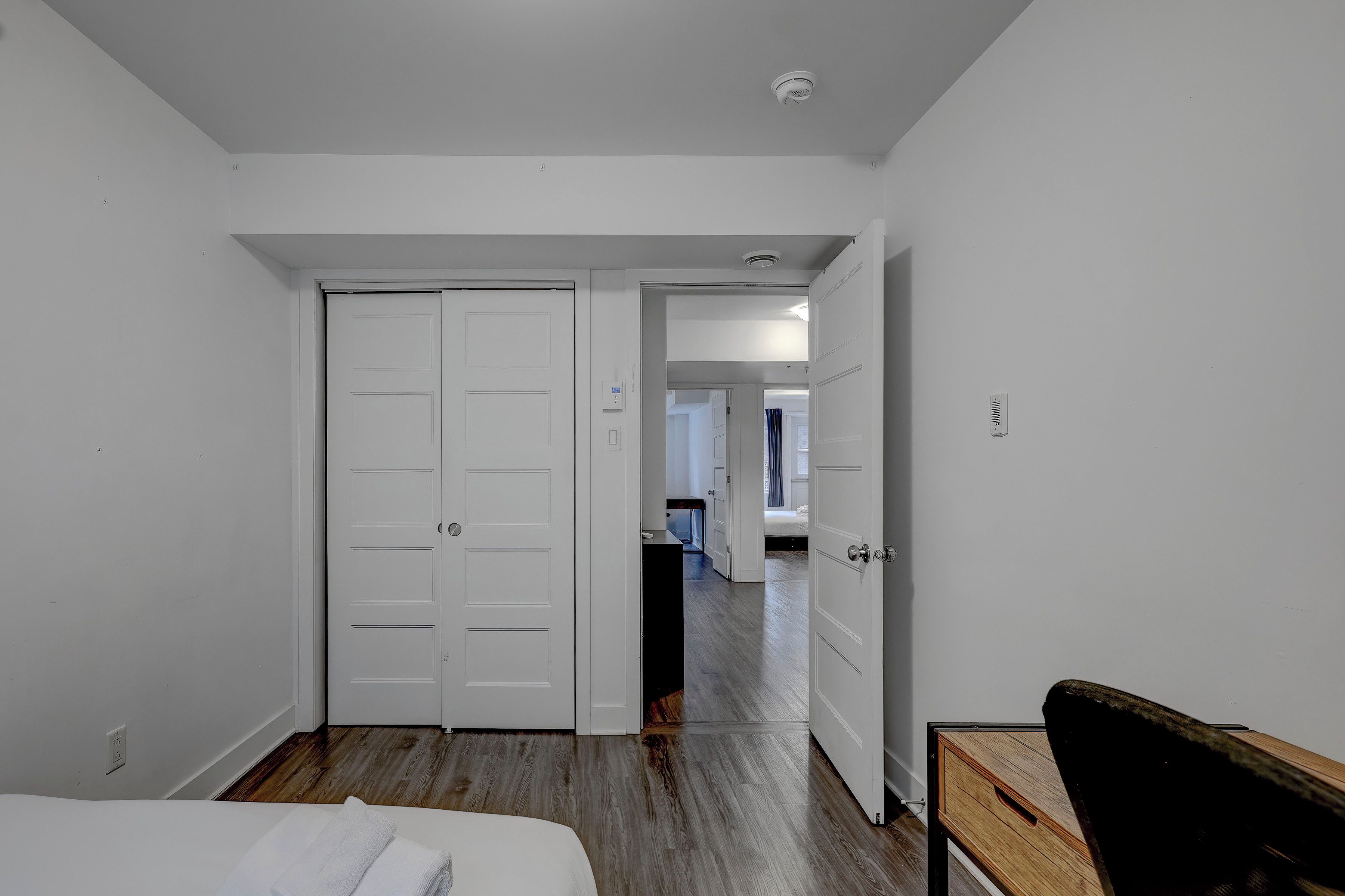 2 soverom, strykejern/-brett, internettilgang og sengetøy