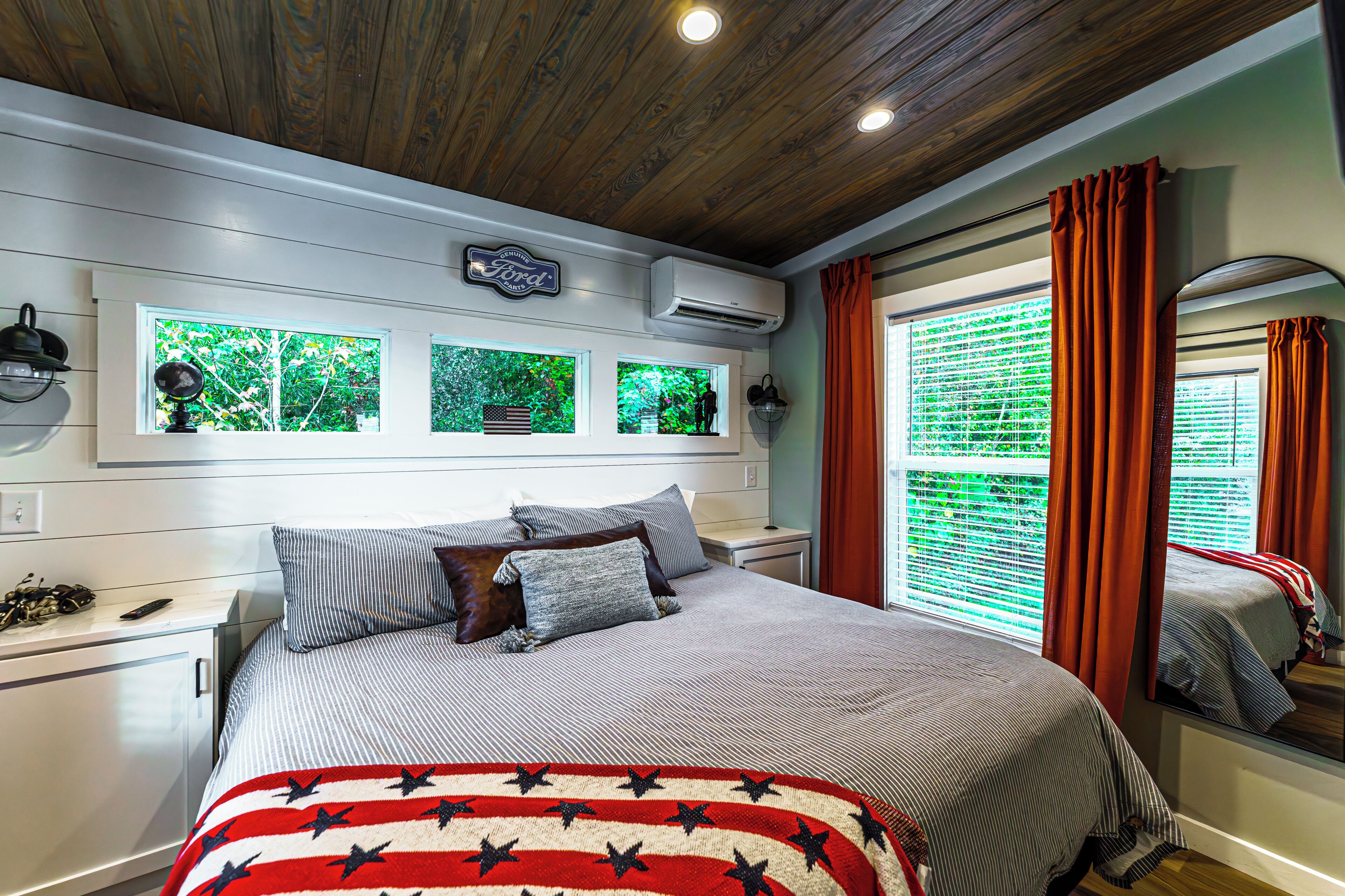 1 Bed/ 1 Bath Bunkhouse w/ Loft -Pet Friendly, Sleeps 6 | Décoration personnalisée, ameublement personnalisé, Wi-Fi gratuit