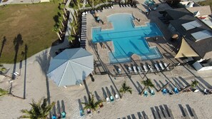 حمّام سباحة خارجي