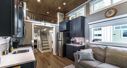 Island Oaks RV Resort