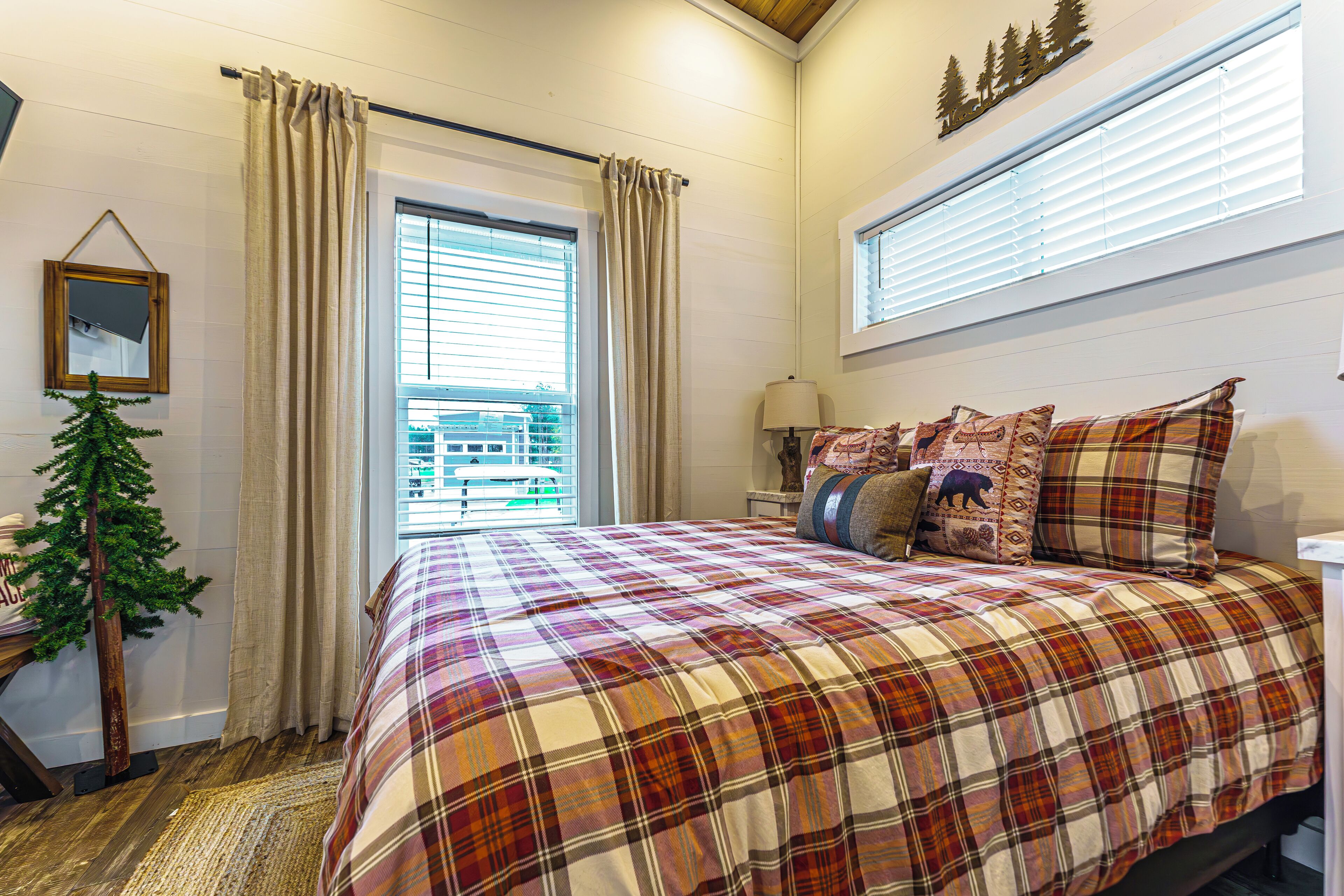 Individually decorated, individually furnished, free WiFi, bed sheets