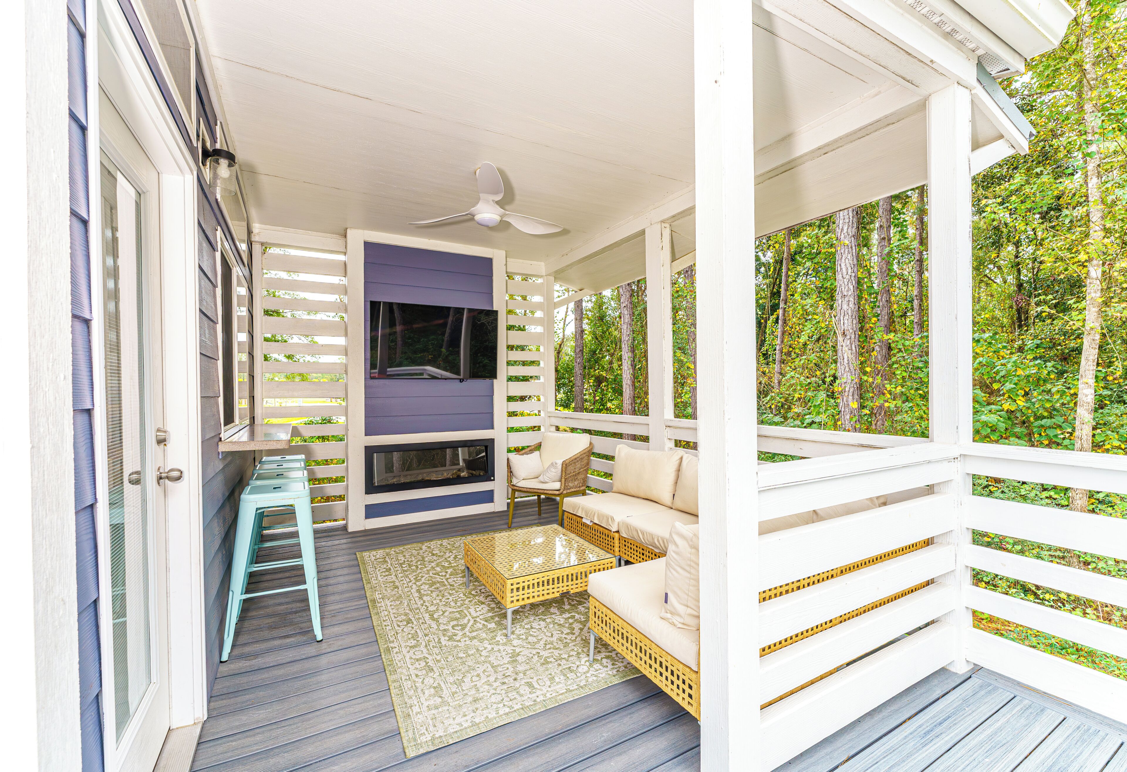 1 Bed / 1 Bath - Pet Friendly, Sleeps 4 | Terrace/patio