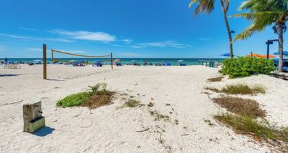 Walk to Bonita Beach: Cozy Couple's Condo w/ Views
