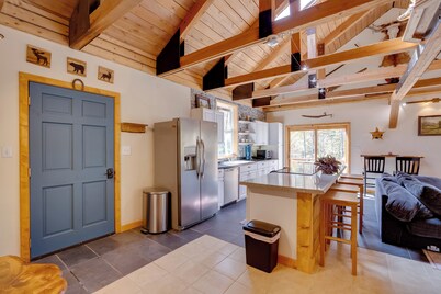 7 Mi to Bilger's Rocks: Secluded 7-Acre Retreat