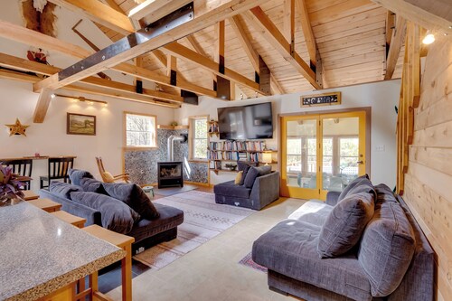 7 Mi to Bilger's Rocks: Secluded 7-Acre Retreat