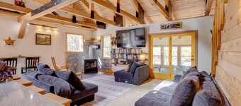 7 Mi to Bilger's Rocks: Secluded 7-Acre Retreat