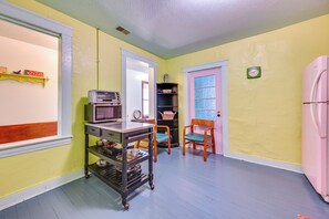 Fridge, microwave, stovetop, coffee/tea maker - 5 Blocks to Dtwn Louisville: Colorful Guesthouse (Louisville)