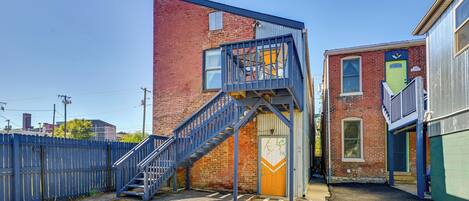 المنشأة من الخارج