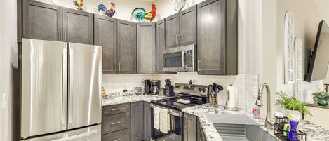 冰箱、微波炉、炉灶、洗碗机