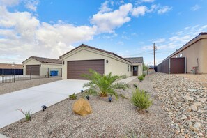 Property grounds - 'Havasu Palisades' Lake Havasu City Gem! (Lake Havasu City)