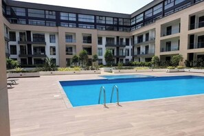 Pool - Embassy Gardens Studio (Accra)