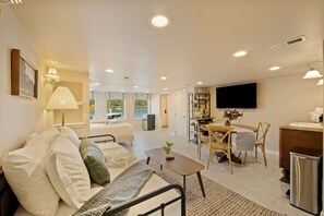 Dining - Luxury Lakefront Escape | Hot Tub & Private Dock (Spanaway)