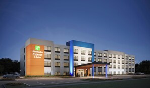 Exterior - Holiday Inn Express & Suites DFW Airport Southwest - Euless (Euless)