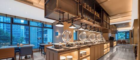 Free daily buffet breakfast