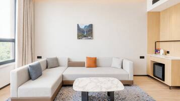 Suite, 1 Schlafzimmer | Hochwertige Bettwaren, Daunenbettdecken, Schreibtisch