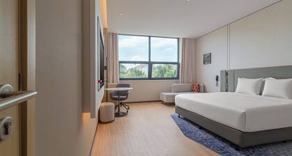 Holiday Inn Express Changbaishan Beauty Pine by IHG