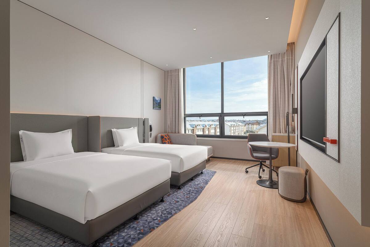 2 Double Standard High Floor | Premium bedding, down comforters, desk, laptop workspace