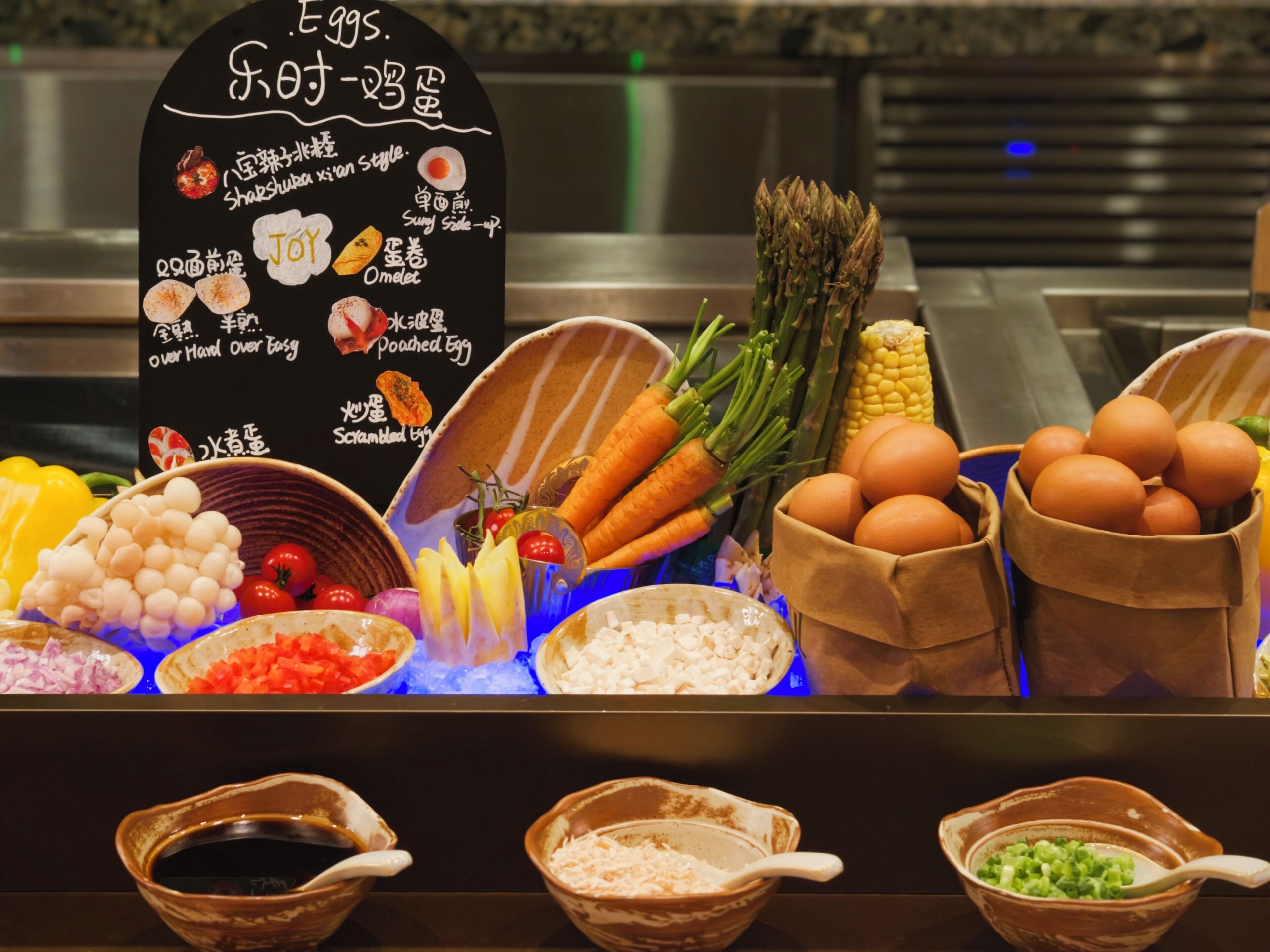 Desayuno a la carta diario (CNY 128 por persona)