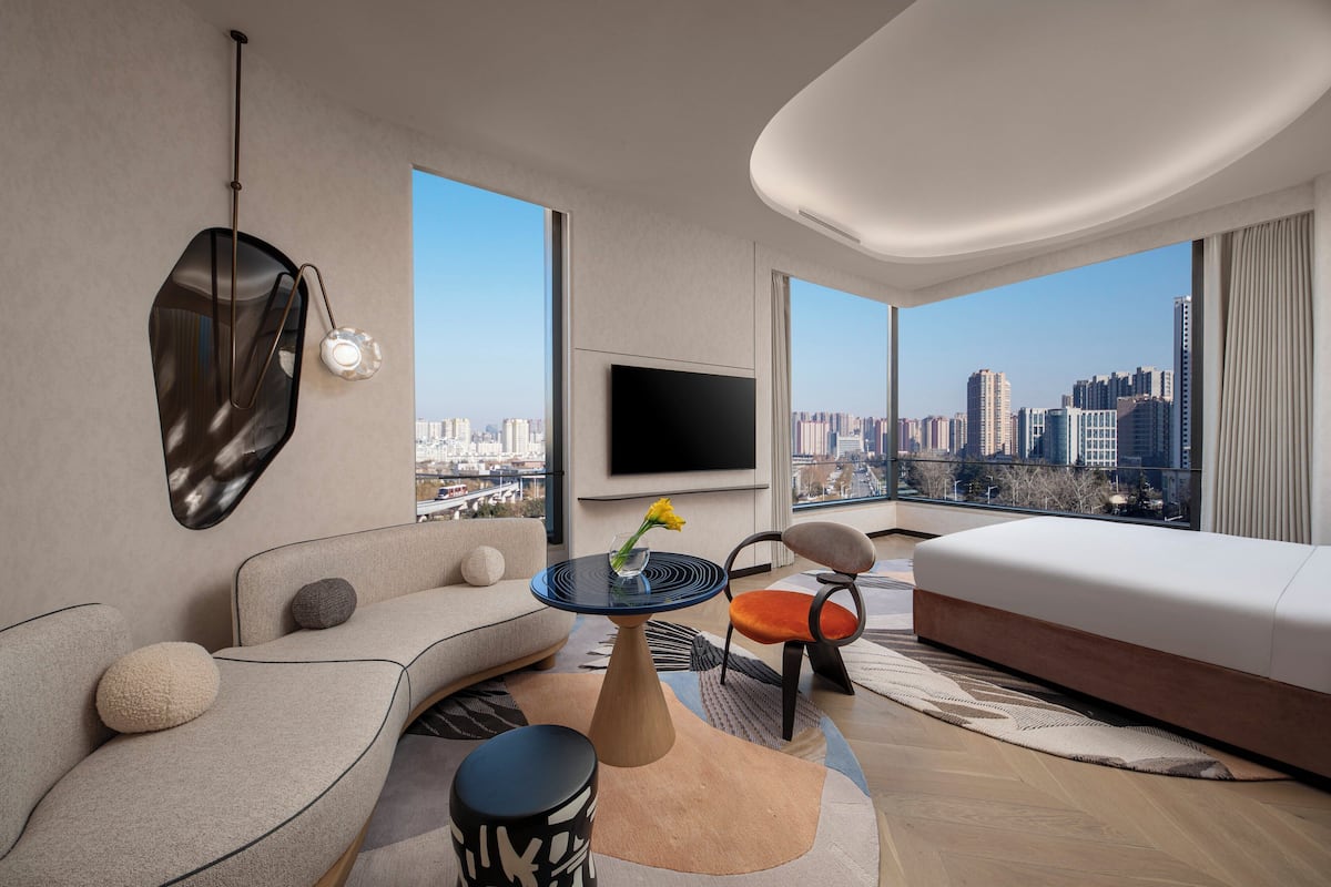 Suite, 1 King Bed | Premium bedding, memory foam beds, free minibar, blackout drapes