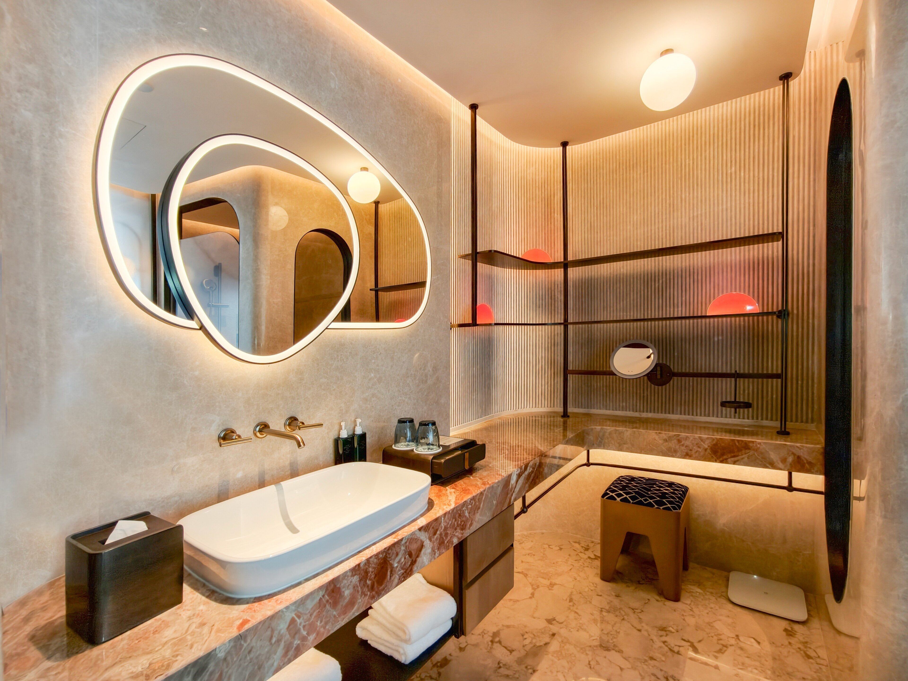 Premium Room, 1 King Bed | Room amenity