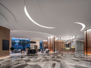 Bar (on property) - Holiday Inn Qingdao CBD by IHG (Qingdao)