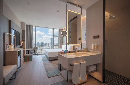 Room. Holiday Inn Qingdao CBD by IHG