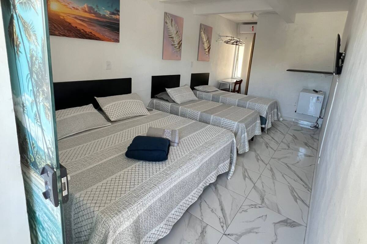 Quadruple Room | Desk, free WiFi, bed sheets