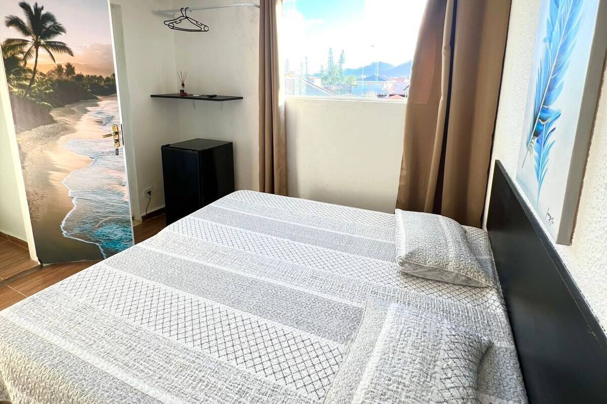 Classic Twin Room, Lanai | Desk, free WiFi, bed sheets