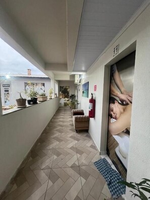 Hot tub, steam room, hot springs, Turkish bath, body treatments