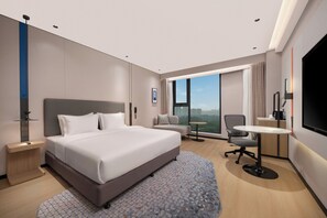 Biancheria da letto di alta qualità, copriletto in piuma, una scrivania