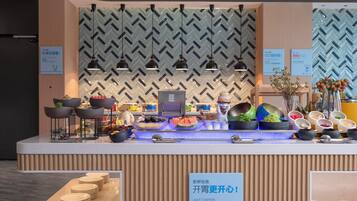 TĂ€gliches inbegriffenes FrĂŒhstĂŒcksbuffet