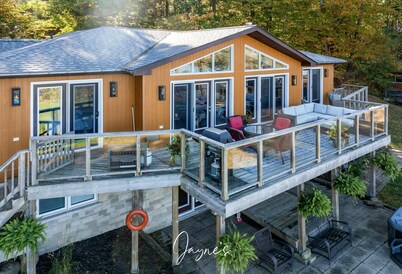 3 bed 2 bath cottage on Lake Muskoka