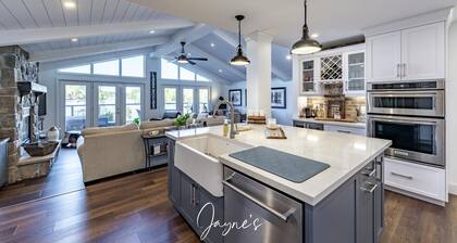 3 bed 2 bath cottage on Lake Muskoka