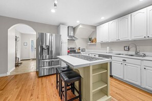 Mikroaaltouuni, uuni, liesi, astianpesukone