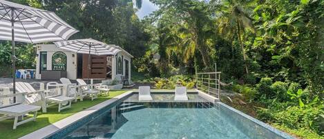 Piscine extérieure, piscine chauffée