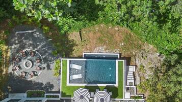 Outdoor pool, a heated pool