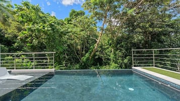 屋外プール、温水プール