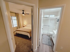 3 soverom, strykejern/-brett, wi-fi og sengetøy