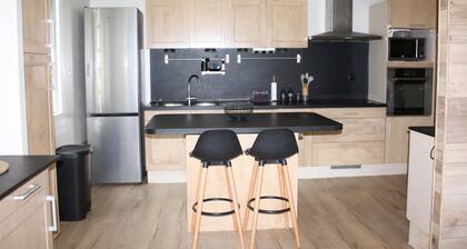 ***-rated house in the mountains, with sauna and games room.