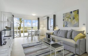 TV - Gorgeous apartment in Læsø with house sea view (Læsø)