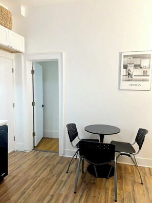 تناول الطعام