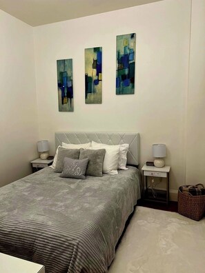 2 slaapkamers, een strijkplank/strijkijzer, wifi, beddengoed