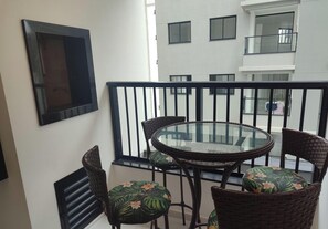 베이직 아파트 | 야외 식당