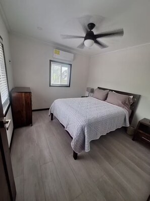 3 Schlafzimmer, Bügeleisen/Bügelbrett, WLAN, Bettwäsche