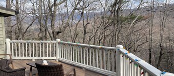 Beautiful Spacious 4/2.5 Mountain Home in Exclusive Gated Golf/Resort Community