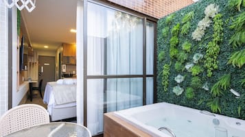 Exclusive Apartment | Outdoor dining